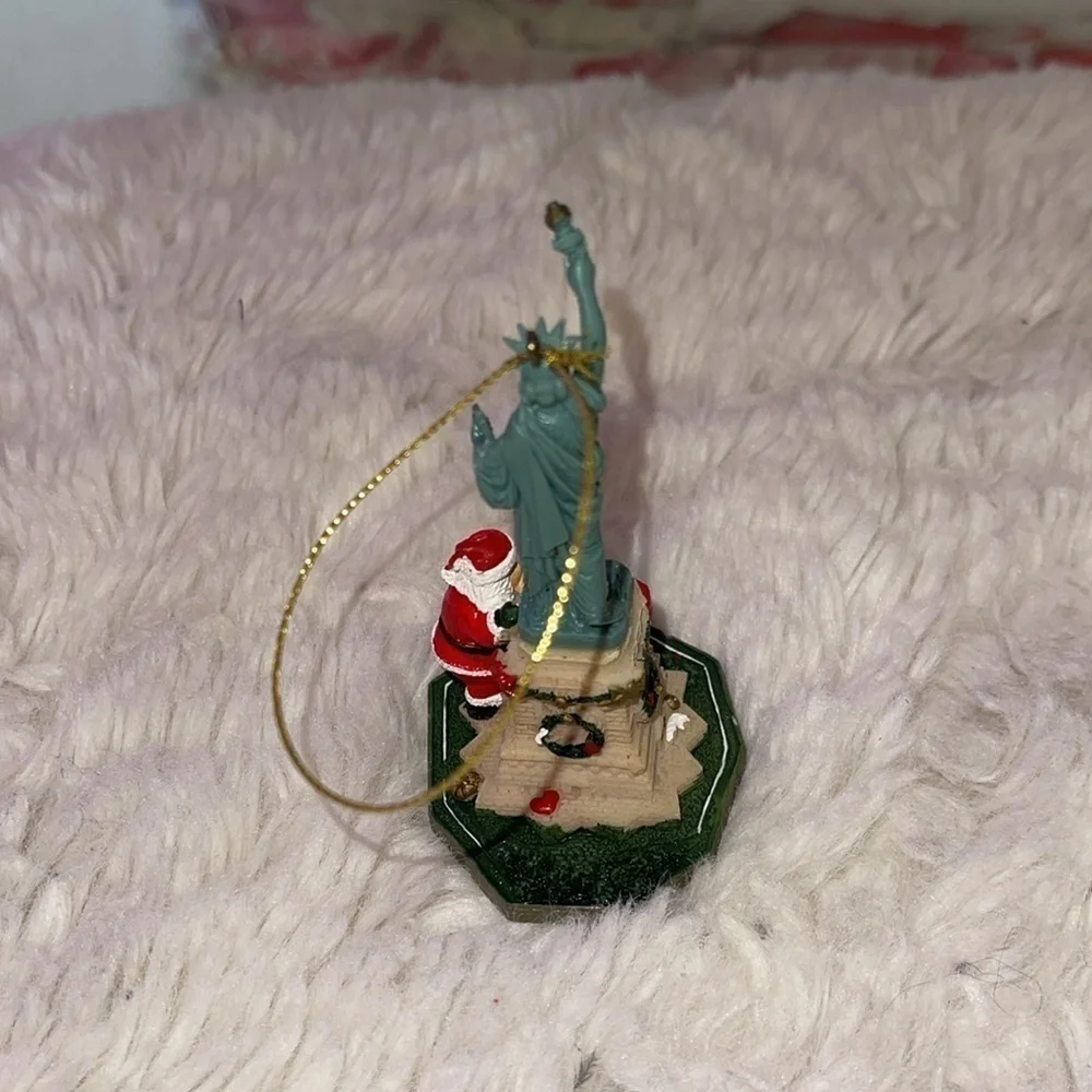 Xmas ornament NWT a molded thick piece of plastic from New York
